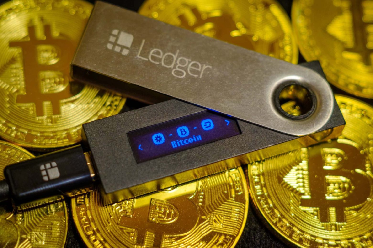 Why Choose Maxchains for Your Hardware Wallet Services
